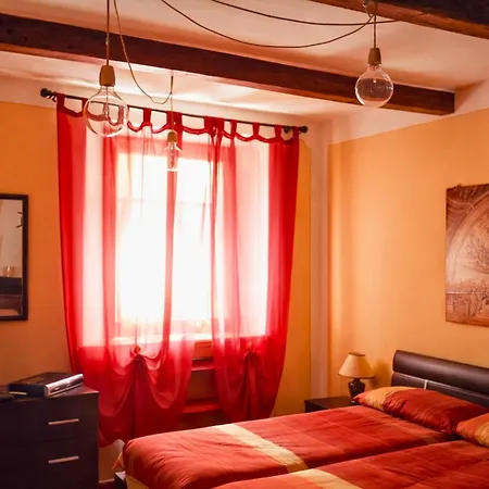 Piazzetta アパート